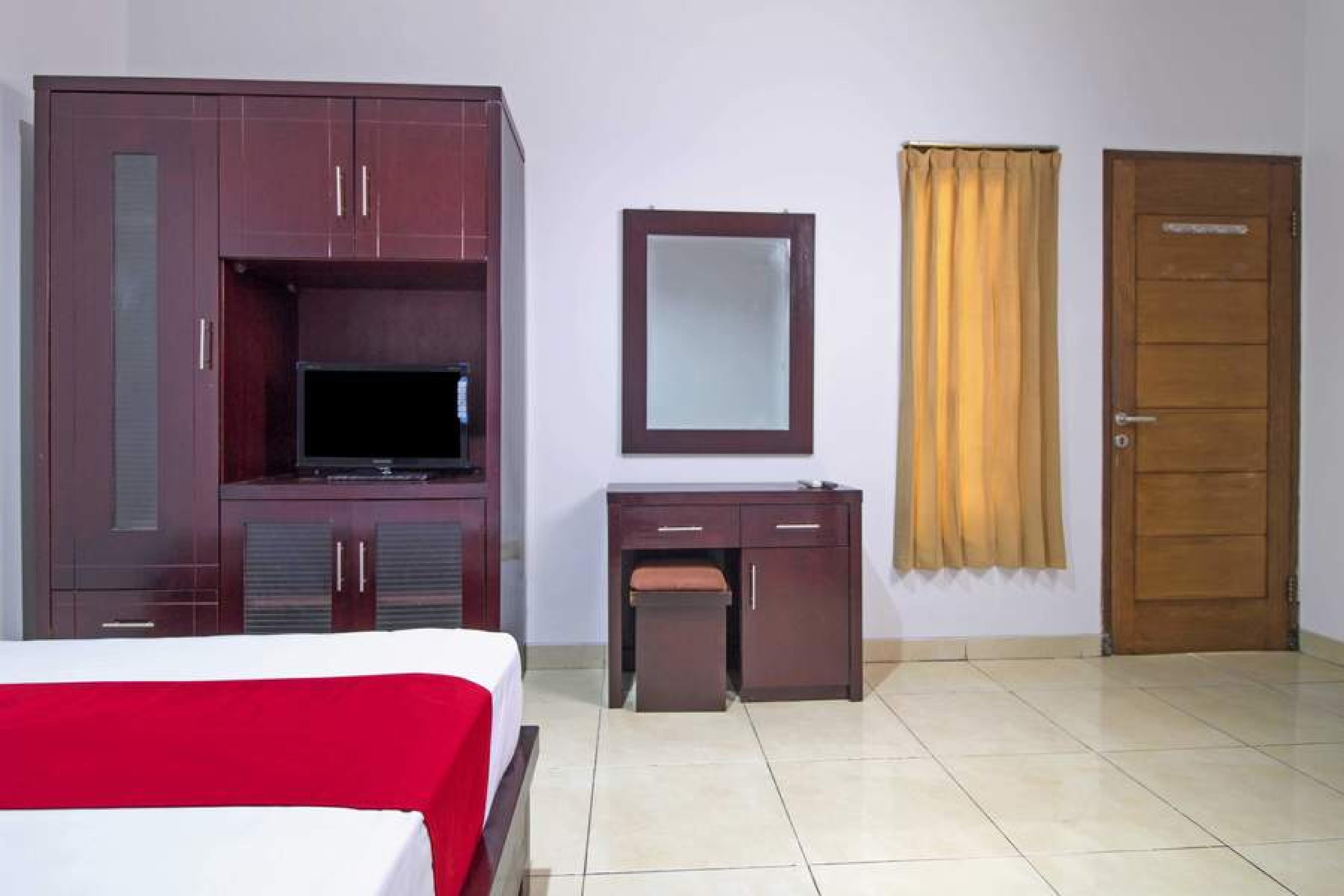 Reddoorz @ Pangeran Antasari 2 Hotel Cilandak  Екстериор снимка