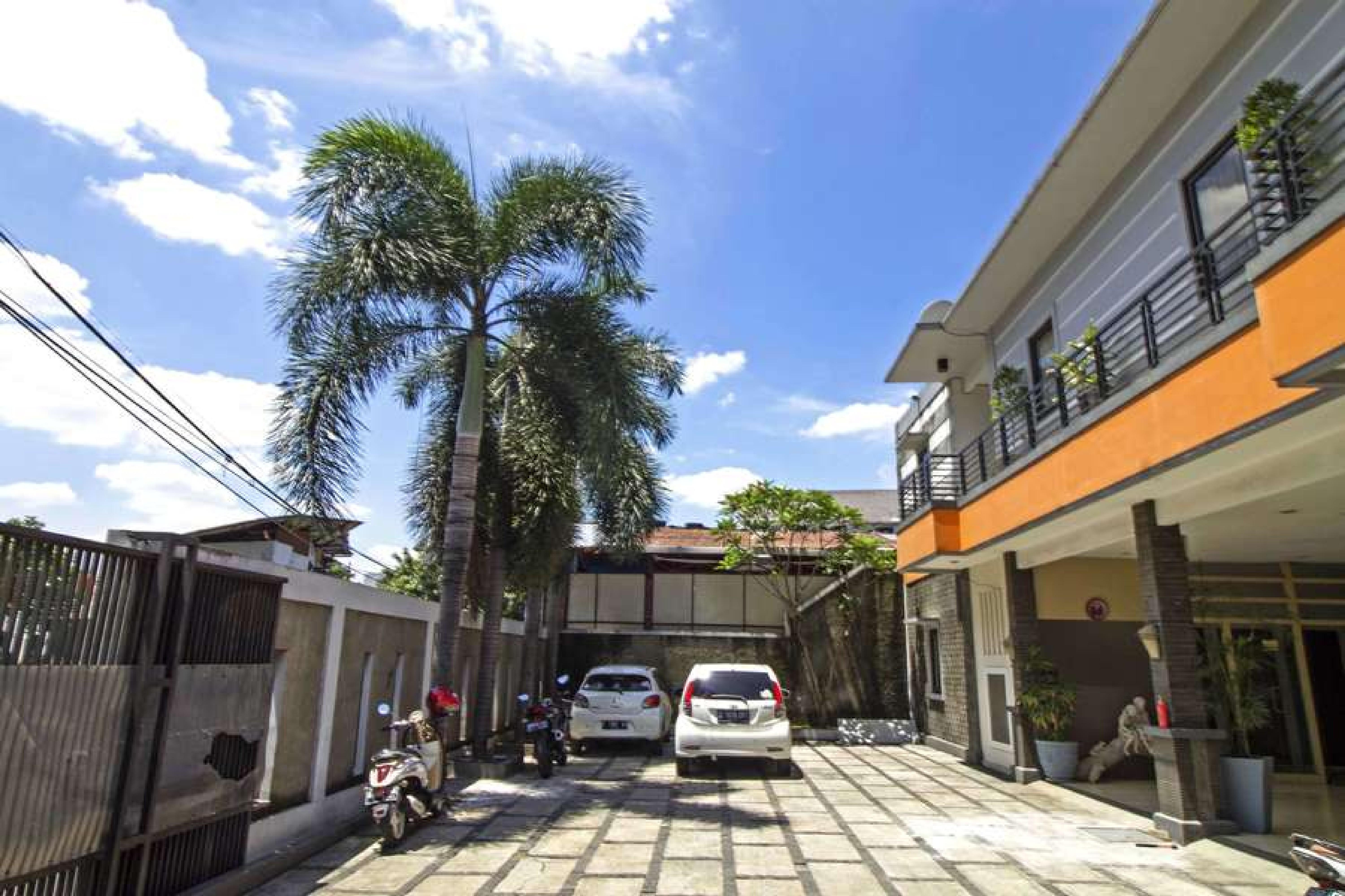 Reddoorz @ Pangeran Antasari 2 Hotel Cilandak  Екстериор снимка
