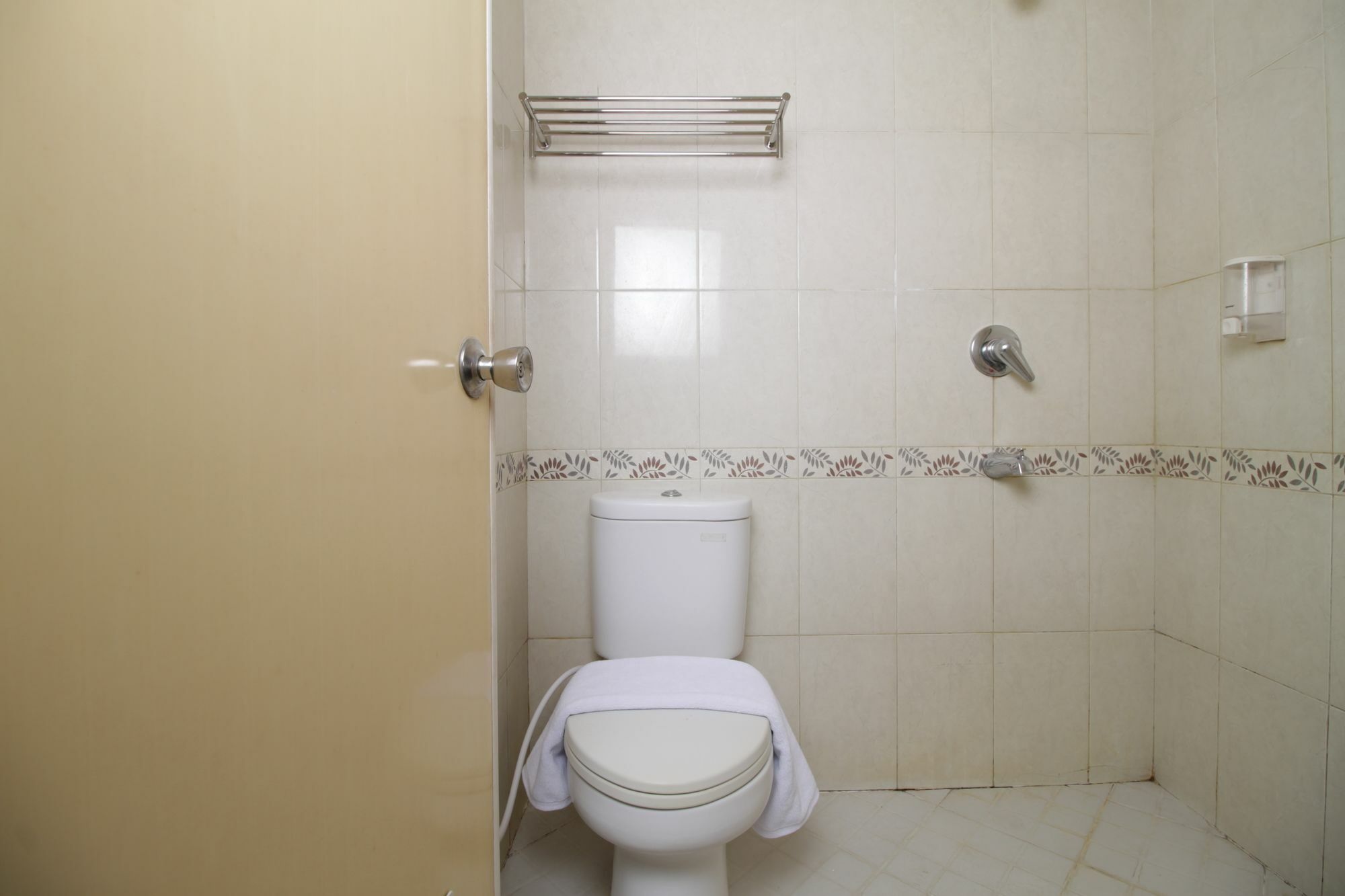 Reddoorz @ Pangeran Antasari 2 Hotel Cilandak  Екстериор снимка