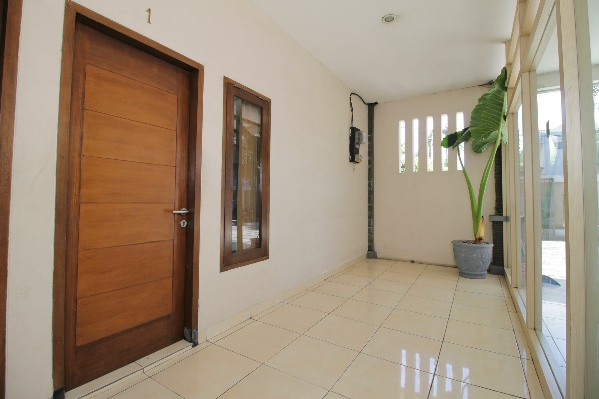 Reddoorz @ Pangeran Antasari 2 Hotel Cilandak  Екстериор снимка