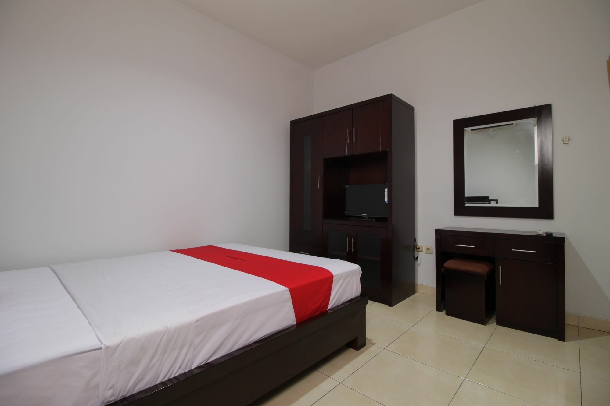 Reddoorz @ Pangeran Antasari 2 Hotel Cilandak  Екстериор снимка