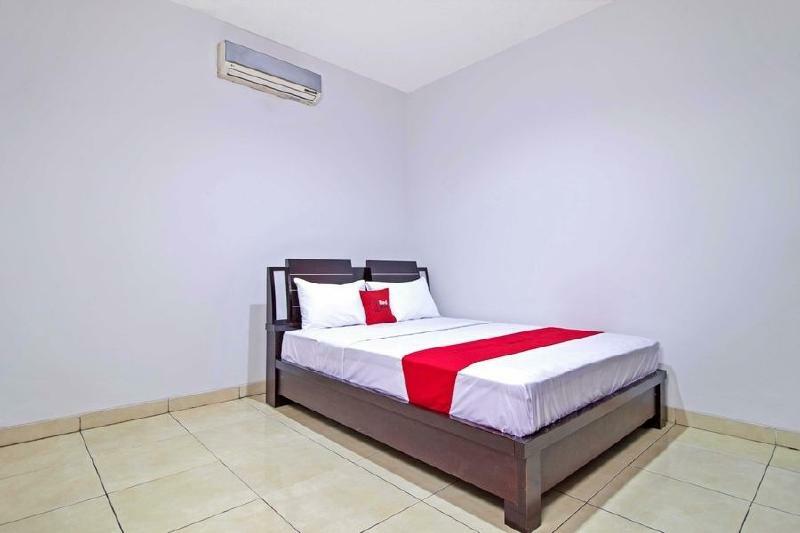 Reddoorz @ Pangeran Antasari 2 Hotel Cilandak  Екстериор снимка