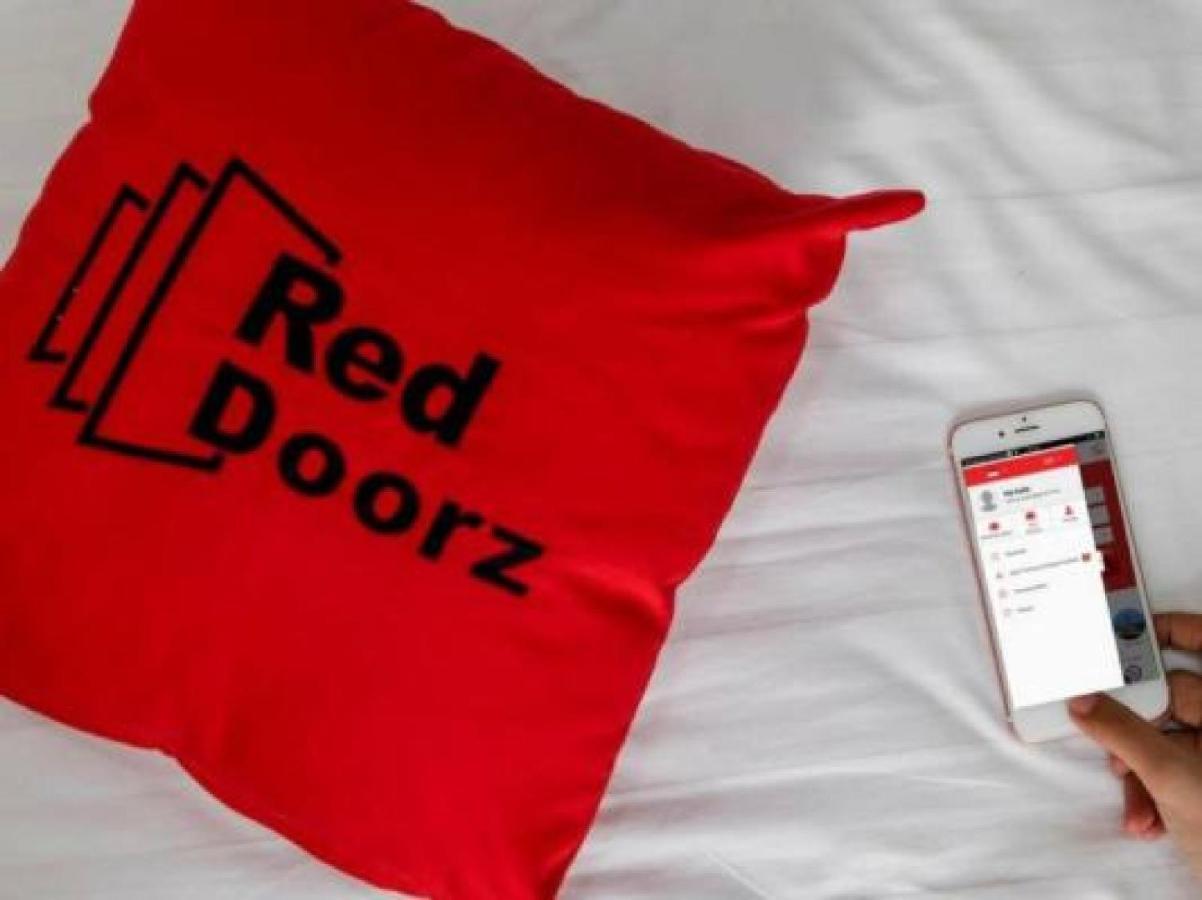 Reddoorz @ Pangeran Antasari 2 Hotel Cilandak  Екстериор снимка